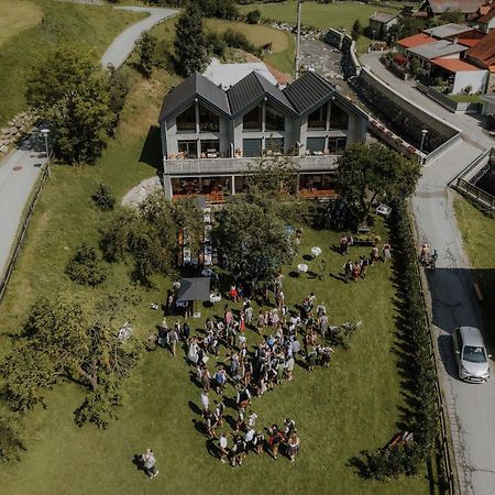 Zum Wohle Aparthotel Oberwoelz Stadt Exteriör bild